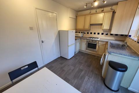 2 bedroom terraced house to rent, Old York Street, Hulme, Manchester, M15 5tE