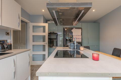 142 Harescombe, Yate, Bristol, BS37 8UF