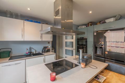 142 Harescombe, Yate, Bristol, BS37 8UF