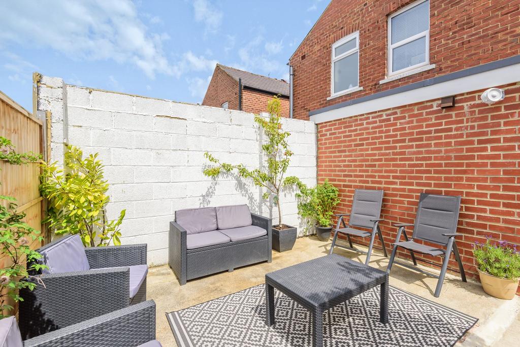 Albany Road, Harrogate, HG1 3 bed terraced house £250,000