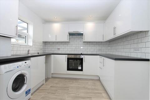 4 bedroom house to rent, St Edmunds Road, London, N9
