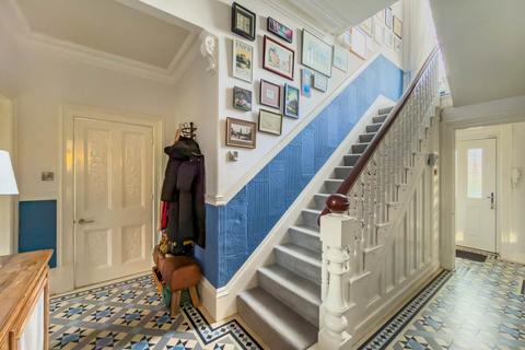 5 bedroom semi-detached house for sale, Batley Field Hill