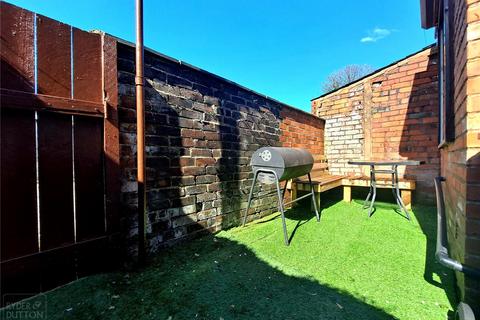 307 Greenacres Road, Oldham, OL4 2EJ