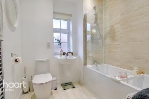 25 Armstrong Road, Luton, LU2 0FU