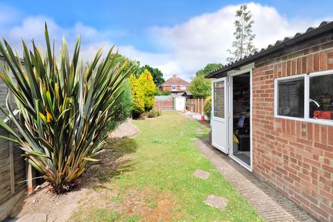 72 Sandcross Lane, Reigate, RH2 8EY