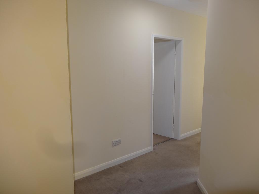 Entrance Hall (1 of 2)
