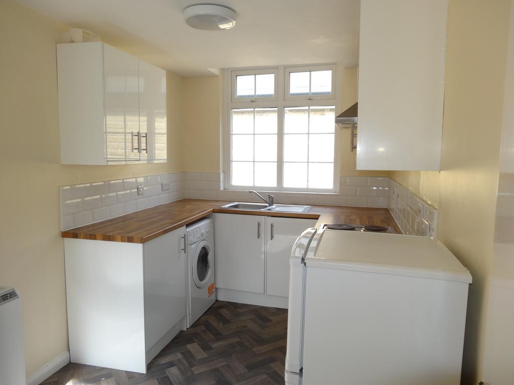 Kitchen (2 of 2)