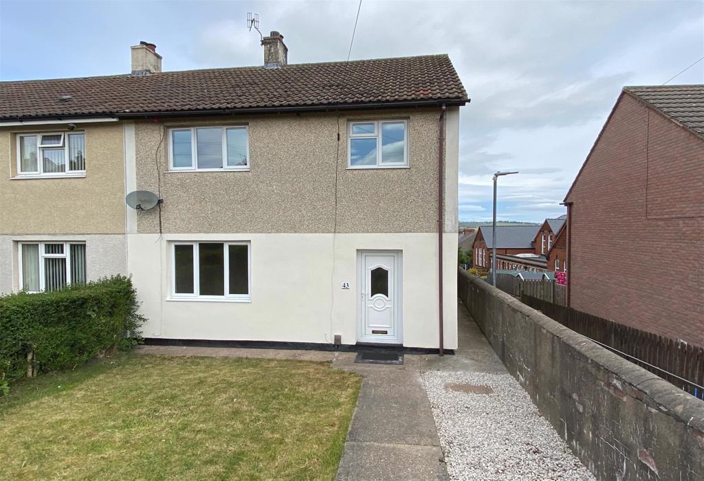 Devon Drive, Brimington, Chesterfield 3 bed semidetached house £625
