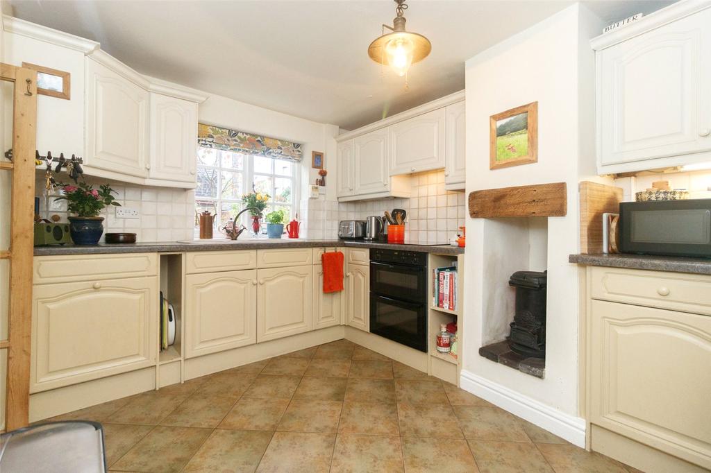 Town Green Street, Rothley, Leicester 3 bed cottage to rent £1,295