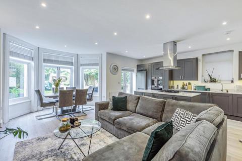 2 bedroom flat for sale, Greencroft Gardens, South Hampstead