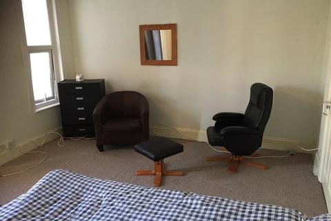 1 bedroom in a house share to rent - REF: 10898 | Harlestone Road | Northampton | NN5