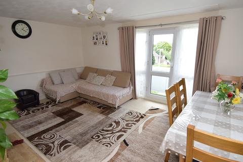 48b Antrobus Road, Amesbury, Salisbury, SP4 7NF