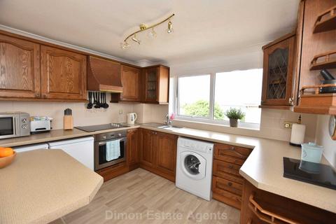 2 bedroom flat for sale, Ashurst Court, Gomer