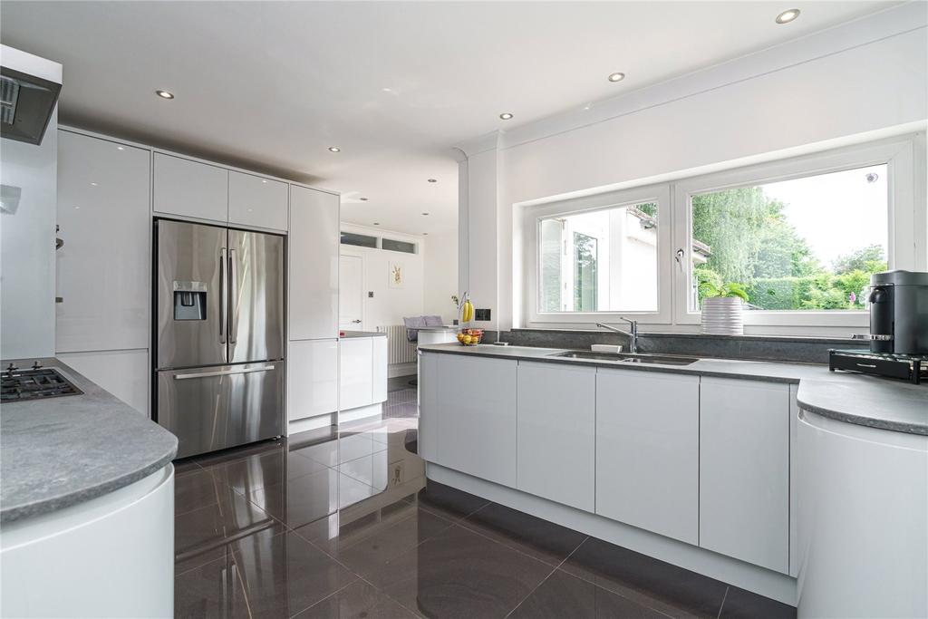 Quill Hall Lane, Amersham... 4 bed detached house £1,550,000