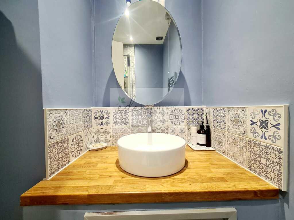 Ensuite sink.jfif