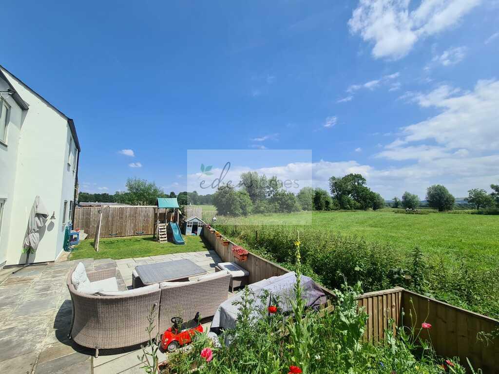 Back garden 1.jfif