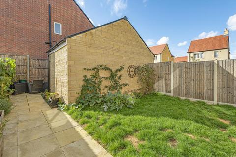 24 Gregory Place, Witney, OX29 7AW