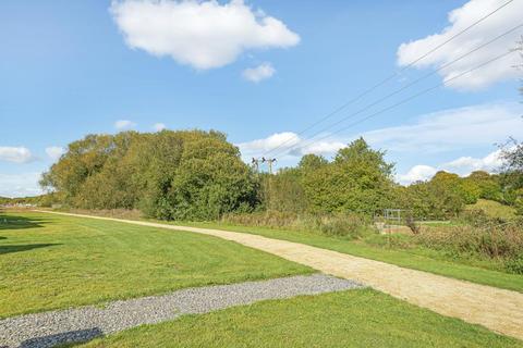 24 Gregory Place, Witney, OX29 7AW
