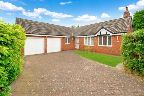 2 bedroom bungalow for sale - Farley Close, Middlewich