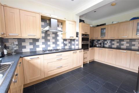 6 bedroom end of terrace house for sale - Priestley Gardens, Chadwell Heath, RM6
