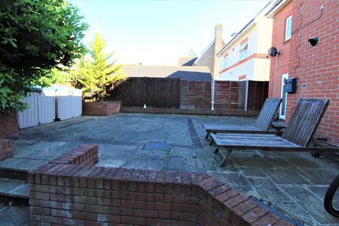 32 Carew Close, Chafford Hundred, Grays, RM16 6RZ