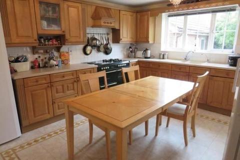 32 Carew Close, Chafford Hundred, Grays, RM16 6RZ