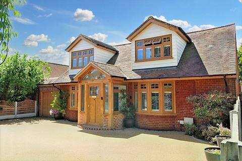 3 Chestnut Avenue, Grays, RM16 2UH