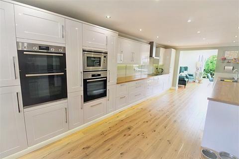 3 Chestnut Avenue, Grays, RM16 2UH