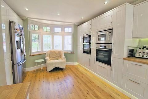 3 Chestnut Avenue, Grays, RM16 2UH