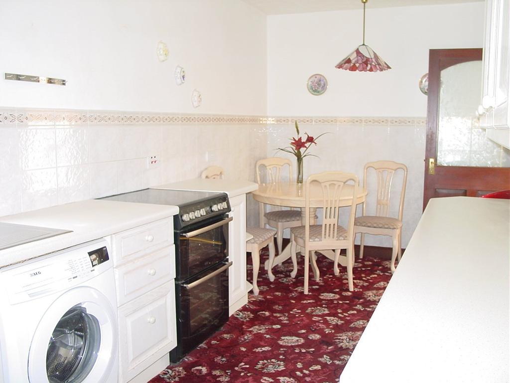 Kitchen/Dining area