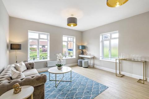Flat 3, 1 Whitefriars Close, Ashtead, KT21 2EB