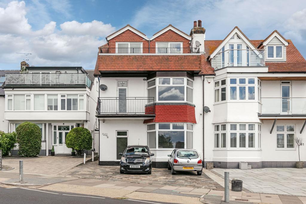 The Ridgeway, Chalkwell, SS0 2 bed apartment £450,000