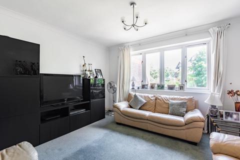 3 bedroom flat for sale - Hendon Lane,  Finchley,  N3