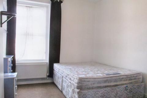 1 bedroom in a flat share to rent - Stamford Hill, London N16