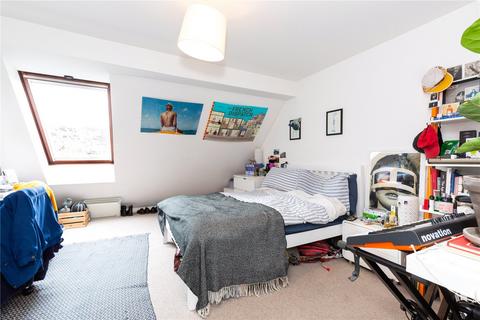 2 bedroom apartment to rent, Bunning Way, London, N7