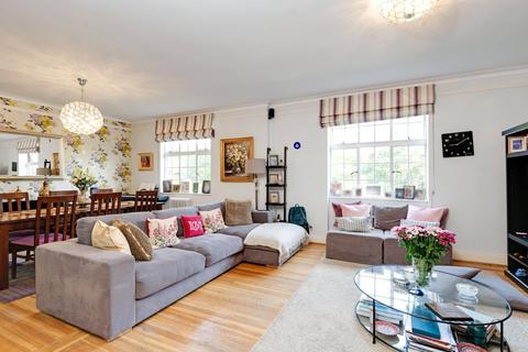 3 bedroom apartment for sale, Ashley Court, Frognal Lane
