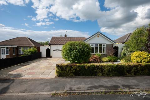 2 bedroom detached bungalow for sale - Hartington Road, High Lane, Stockport SK6 8BY