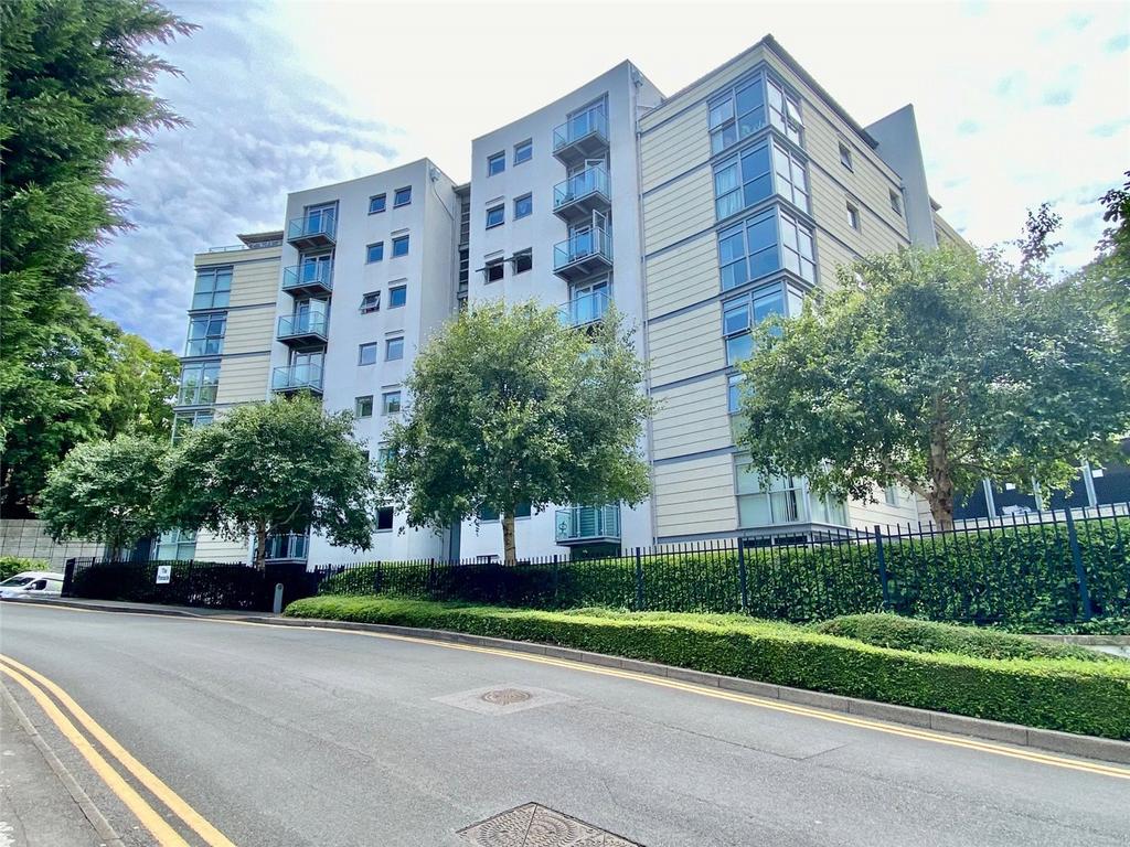 St Peters Road, Bournemouth, Dorset, BH1 3 bed penthouse for sale £