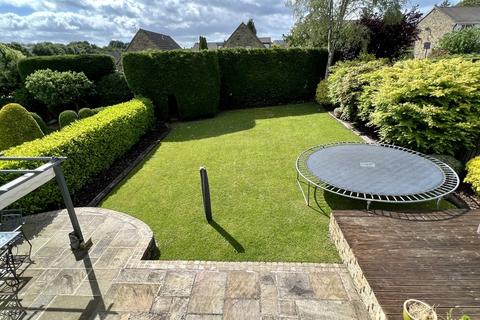 27 Ullswater Drive, Wetherby, LS22 6YF