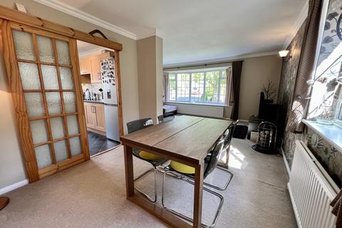 27 Ullswater Drive, Wetherby, LS22 6YF