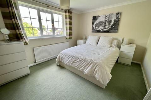27 Ullswater Drive, Wetherby, LS22 6YF