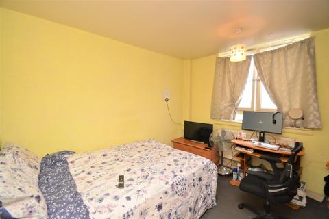 283 Villas Road, London, SE18 7PR