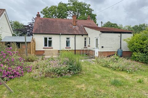 2 bedroom detached bungalow for sale - Norwich Road, Halesworth