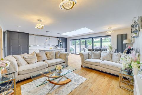 29 Nelson Road, Rayleigh, SS6 8HB