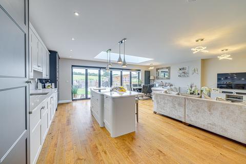 29 Nelson Road, Rayleigh, SS6 8HB