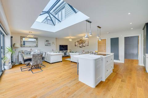 29 Nelson Road, Rayleigh, SS6 8HB
