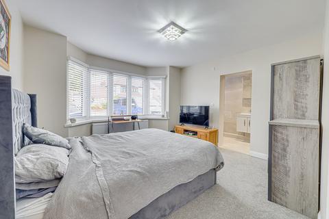 29 Nelson Road, Rayleigh, SS6 8HB