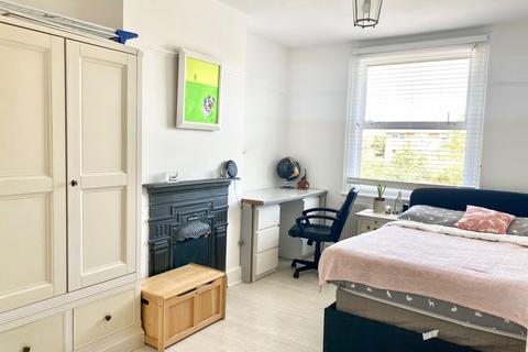 1 bedroom in a house share to rent, Osterley Avenue, Isleworth TW7