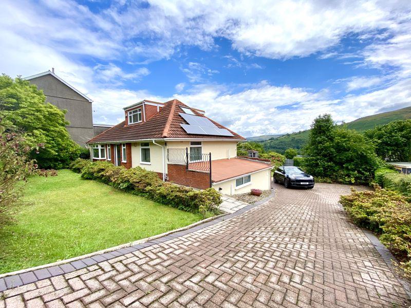 Clare Road, Ystalyfera, Swansea, SA9 2AJ 5 bed detached bungalow £525,000