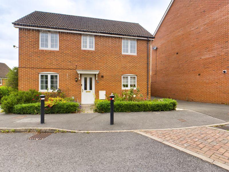 James Stephens Way, Thornwell, Chepstow NP16 3 bed detached house £